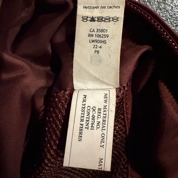 lululemon athletica Burgundy Feeling Ready bag! Excellent condition! - Picture 11 of 12